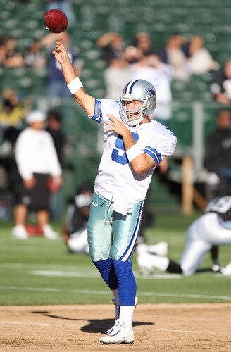 OAKLAND, CA - AUGUST 13:  Quarterback Tony Romo #9 of the Dallas Cowboys passes the ball during warmups before taking on the Oakland Raiders during the preseason game at Oakland-Alameda County Coliseum on August 13, 2009 in Oakland, California. <br /><br /><span class="help">(Photo by Jed Jacobsohn/Getty Images)</span>