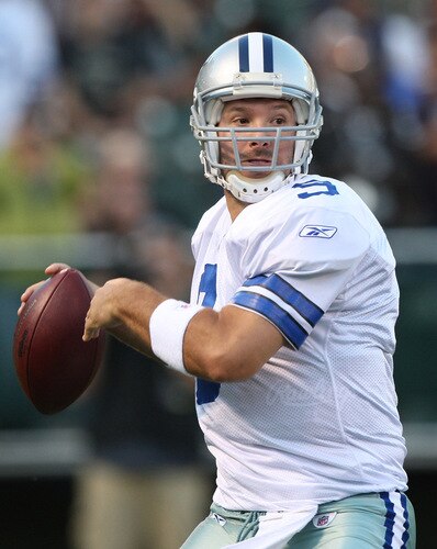 OAKLAND, CA - AUGUST 13: Quarterback Tony Romo #9 of the Dallas Cowboys throws the ball in the first quarter against the Oakland Raiders during a preseason game at Oakland-Alameda County Coliseum on August 13, 2009 in Oakland, California. <br /><br /><span class="help">(Photo by Jed Jacobsohn/Getty Images)</span>