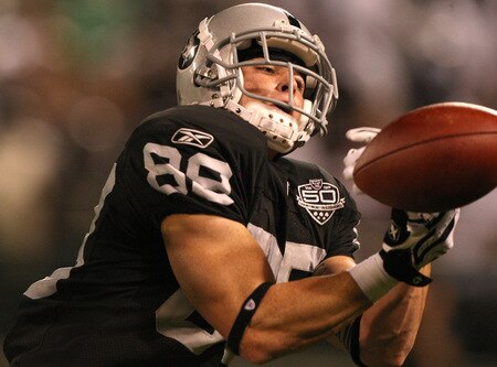 OAKLAND, CA - AUGUST 13: Nick Miller #89 of the Oakland Raidersl catches a pass against the Dallas Cowboys during a preseason game at Oakland-Alameda County Coliseum on August 13, 2009 in Oakland, California.  <br /><br /><span class="help">(Photo by Jed Jacobsohn/Getty Images)</span>