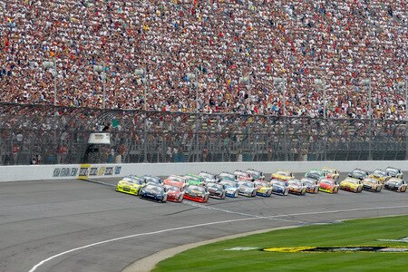BROOKLYN, MI - AUGUST 16:  Mark Martin (L), driver of the #5 Kellogg's / CARQUEST Chevrolet and Brian Vickers, driver of the #83 Red Bull Toyota, lead the field at the start of the NASCAR Sprint Cup Series CARFAX 400 at Michigan International Speedway on August 16, 2009 in Brooklyn, Michigan.  <br /><br /><span class="help">(Photo by Jason Smith/Getty Images)</span>