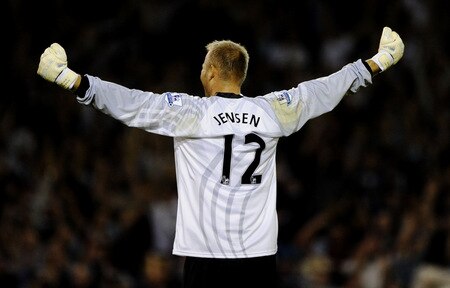 BURNLEY, ENGLAND - AUGUST 19:  Brian Jensen of Burnley celebrates victory and a man of the match performance after  the Barclays Premier League match between Burnley and Manchester United at Turf Moor on August 19, 2009 in Burnley, England.  <br /><br /><span class="help">(Photoby Laurence Griffiths/Getty Images)</span>