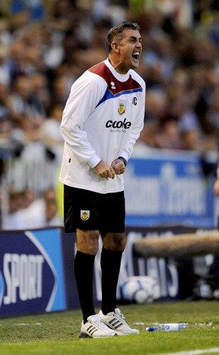 BURNLEY, ENGLAND - AUGUST 19:   Burnley Manager Owen Coyle screams instructions from the sidelines during the Barclays Premier League match between Burnley and Manchester United at Turf Moor on August 19, 2009 in Burnley, England.  <br /><br /><span class="help">(Photoby Laurence Griffiths/Getty Images)</span>