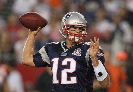 FOXBORO, MA - AUGUST 20:  Tom Brady #12 of the New England Patriots throws a pass against the Cincinnati Bengals during their preseason game at Gillette Stadium on August 20, 2009 in Foxboro, Massachusetts.  <br /><br /><span class="help">(Photo by Jim Rogash/Getty Images)</span>