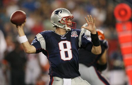 FOXBORO, MA - AUGUST 20:  Brian Hoyer #8 of the New England Patriots throws a pass against the Cincinnati Bengals during their preseason game at Gillette Stadium on August 20, 2009 in Foxboro, Massachusetts.  <br /><br /><span class="help">(Photo by Jim Rogash/Getty Images)</span>
