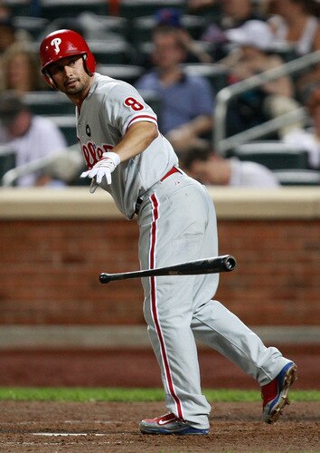NEW YORK - AUGUST 22:  Shane Victorino #8 of the Philadelphia Phillies is walked against the New York Mets during the game on August 22, 2009 at Citi Field in the Flushing neighborhood of the Queens borough of New York City.  <br /><br /><span class="help">(Photo by Jared Wickerham/Getty Images)</span>