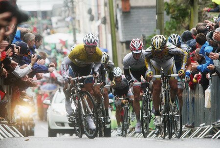 CORK, IRELAND - AUGUST 23:  Race winner Russell Downing (l) of Great Britain and Candi TV climbs St Patrick's Hill on Stage Three of the 2009 Tour of Ireland from Bantry to Cork on August 23, 2009 in Cork, Ireland.  <br /><br /><span class="help">(Photo by Bryn Lennon/Getty Images)</span>