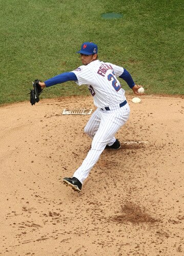 NEW YORK - AUGUST 23:  Nelson Figueroa #27 of the New York Mets throws a pitch against the Philadelphia Phillies on August 23, 2009 at Citi Field in the Flushing neighborhood of the Queens borough of New York City.  <br /><br /><span class="help">(Photo by Al Bello/Getty Images)</span>