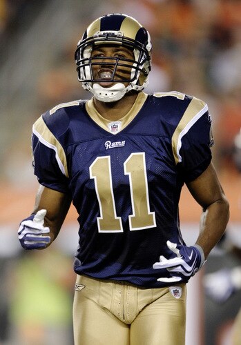 CINCINNATI, OH - AUGUST 27:  Wide receiver Laurent Robinson #11 of the St. Louis Rams runs on the field during the preseason game against the Cincinnati Bengals at Paul Brown Stadium on August 27, 2009 in Cincinnati, Ohio. <br /><br /><span class="help">(Photo by Andy Lyons/Getty Images)</span>