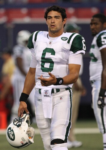 EAST RUTHERFORD, NJ - AUGUST 29:  Starting quarterback Mark Sanchez #6 of the New York Jets takes the field for warm-ups prior to the preseason game against the New York Giants at Giants Stadium on August 29, 2009 in East Rutherford, New Jersey.  <br /><br /><span class="help">(Photo by Jim McIsaac/Getty Images)</span>