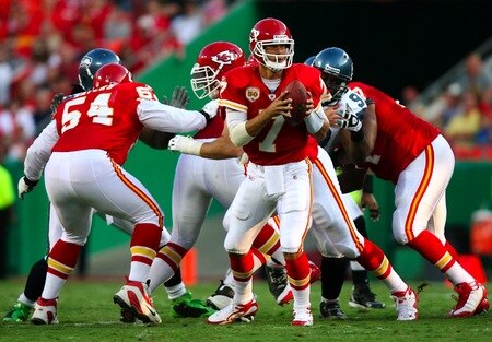 KANSAS CITY, MO - AUGUST 29: Matt Cassel #7 of the Kansas City Chiefs turns to hand the ball off in the first quarter against the Seattle Seahawks during their preseason game at Arrowhead Stadium on August 29, 2009 in Kansas City, Missouri. <br /><br /><span class="help">(Photo by Dilip Vishwanat/Getty Images)</span>