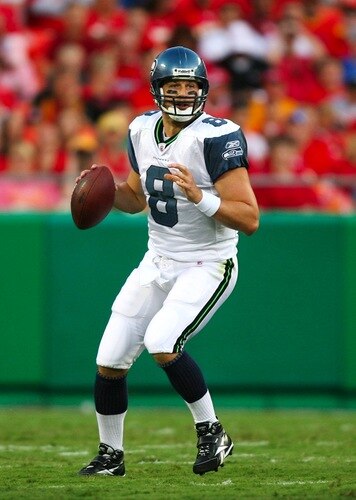 KANSAS CITY, MO - AUGUST 29: Quarterback Matt Hasselbeck #8 of the Seattle Seahawks looks to throw a pass against the Kansas City Chiefs during their preseason game at Arrowhead Stadium on August 29, 2009 in Kansas City, Missouri. <br /><br /><span class="help">(Photo by Dilip Vishwanat/Getty Images)</span>