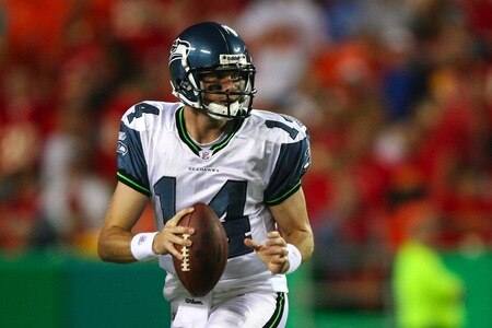 KANSAS CITY, MO - AUGUST 29: Quarterback Mike Teel #14 of the Seattle Seahawkslooks to pass against the Kansas City Chiefs during their preseason game at Arrowhead Stadium on August 29, 2009 in Kansas City, Missouri. <br /><br /><span class="help">(Photo by Dilip Vishwanat/Getty Images)</span>