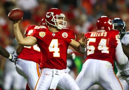 KANSAS CITY, MO - AUGUST 29: Quarterback Tyler Thigpen #4 of the Kansas City Chiefs throws a pass against the Seattle Seahawks during their preseason game at Arrowhead Stadium on August 29, 2009 in Kansas City, Missouri. <br /><br /><span class="help">(Photo by Dilip Vishwanat/Getty Images)</span>
