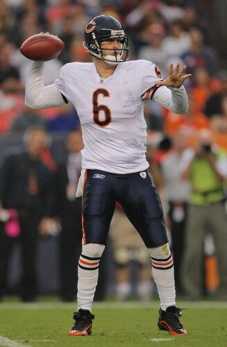 DENVER - AUGUST 30: Quarterback Jay Cutler #6 of the Chicago Bears looks to pass the ball during the preseason game against the Denver Broncos at INVESCO Field at Mile High on August 30, 2009 in Denver, Colorado. <br /><br /><span class="help">(Photo by Doug Pensinger/Getty Images)</span>