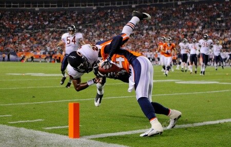DENVER - AUGUST 30:  Wide receiver Brandon Lloyd #84 of the Denver Broncos catches a 16 yard pass against Trumaine McBride #26 of the Chicago Bears during the third quarter at INVESCO Field at Mile High on August 30, 2009 in Denver, Colorado.  <br /><br /><span class="help">(Photo by Doug Pensinger/Getty Images)</span>