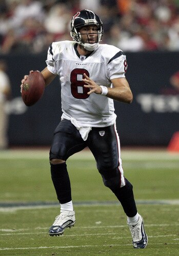 HOUSTON - AUGUST 31:  Quarterback Matt Schaub #8 of the Houston Texans scrmables out of the pocket in the third quarter at Reliant Stadium on August 31, 2009 in Houston, Texas.  <br /><br /><span class="help">(Photo by Bob Levey/Getty Images)</span>
