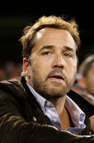 EAST RUTHERFORD, NJ - SEPTEMBER 3:  Actor Jeremy Piven looks on from the stands during the NFL preseason game between the Philadelphia Eagles and the New York Jets at Giants Stadium on September 3, 2009 in East Rutherford, New Jersey. <br /><br /><span class="help">(Photo by Jim McIsaac/Getty Images)</span>