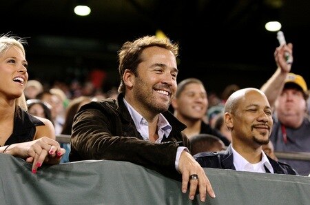 EAST RUTHERFORD, NJ - SEPTEMBER 3:  Actor Jeremy Piven smiles from the stands during the NFL preseason game between the Philadelphia Eagles and the New York Jets at Giants Stadium on September 3, 2009 in East Rutherford, New Jersey. <br /><br /><span class="help">(Photo by Jim McIsaac/Getty Images)</span>