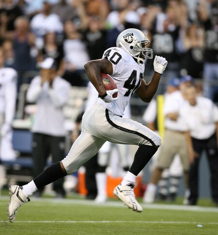 SEATTLE - SEPTEMBER 03:  Running back Louis Rankin #40 of the Oakland Raiders rushes for a touchdown in the first quarter against the Seattle Seahawks on September 3, 2009 at Qwest Field in Seattle, Washington. <br /><br /><span class="help">(Photo by Otto Greule Jr/Getty Images)</span>