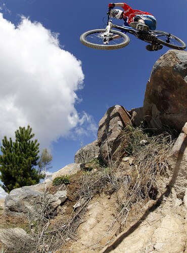 CANBERRA, AUSTRALIA - SEPTEMBER 04:  Gareth Brewin of Great Britain competes during the downhill official timed session at the 2009 Mountain Bike & World Trials World Championship at Mt Stromlo on September 4, 2009 in Canberra, Australia.  <br /><br /><span class="help">(Photo by Stefan Postles/Getty Images)</span>