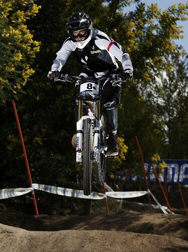 CANBERRA, AUSTRALIA - SEPTEMBER 04:  Justin Leov of New Zealand competes during the downhill official timed session at the 2009 Mountain Bike & World Trials World Championship at Mt Stromlo on September 4, 2009 in Canberra, Australia.  <br /><br /><span class="help">(Photo by Stefan Postles/Getty Images)</span>