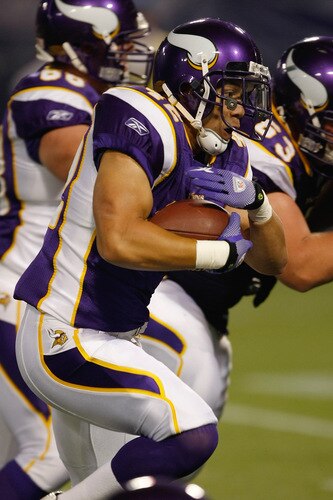 MINNEAPOLIS, MN - SEPTEMBER 4:  Running back Ian Johnson #42 of the Minnesota Vikings runs with the football against the Dallas Cowboys at Hubert H. Humphrey Metrodome on September 4, 2009 in Minneapolis, Minnesota. <br /><br /><span class="help">(Photo by Scott Boehm/Getty Images)</span>