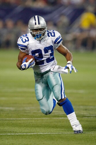 MINNEAPOLIS, MN - SEPTEMBER 4: Running back Tashard Choice #23 of the Dallas Cowboys runs with the football against the Minnesota Vikings at Hubert H. Humphrey Metrodome on September 4, 2009 in Minneapolis, Minnesota. <br /><br /><span class="help">(Photo by Scott Boehm/Getty Images)</span>