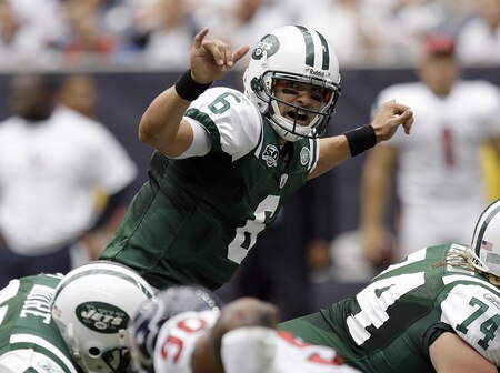 HOUSTON - SEPTEMBER 13:  Quarterback Mark Sanchez #6 of the New York Jets calls out the play from the line of scrimmage at Reliant Stadium on September 13, 2009 in Houston, Texas.  <br /><br /><span class="help">(Photo by Bob Levey/Getty Images)</span>