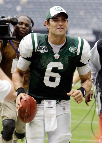 HOUSTON - SEPTEMBER 13:  Quarterback Mark Sanchez #6 of thee New York Jets celebrates after his 24-7 win over the Houston Texans at Reliant Stadium on September 13, 2009 in Houston, Texas.  <br /><br /><span class="help">(Photo by Bob Levey/Getty Images)</span>