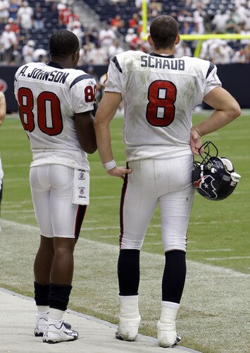 HOUSTON - SEPTEMBER 13:  Wide receiver Andre Johnson #80 and quarterback Matt Schaub of the Houston Texans watch the final moments from the sidelines at Reliant Stadium on September 13, 2009 in Houston, Texas.  <br /><br /><span class="help">(Photo by Bob Levey/Getty Images)</span>