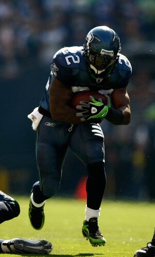 SEATTLE , WA - SEPTEMBER 13:  Julius Jones #22 of the Seattle Seahawks runs with the ball against the St. Louis Rams at Qwest Field on September 13, 2009 in Seattle, Washington.  <br /><br /><span class="help">(Photo by Jonathan Ferrey/Getty Images)</span>