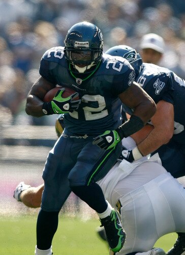 SEATTLE , WA - SEPTEMBER 13:  Julius Jones #22 of the Seattle Seahawks runs with the ball against the St. Louis Rams at Qwest Field on September 13, 2009 in Seattle, Washington.  <br /><br /><span class="help">(Photo by Jonathan Ferrey/Getty Images)</span>