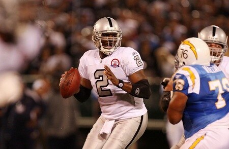 OAKLAND, CA - SEPTEMBER 14:  JaMarcus Russell #2 of the Oakland Raiders looks to pass against the San Diego Chargers on September 14, 2009 at the Oakland-Alameda County Coliseum in Oakland, California.  <br /><br /><span class="help">(Photo by Ezra Shaw/Getty Images)</span>