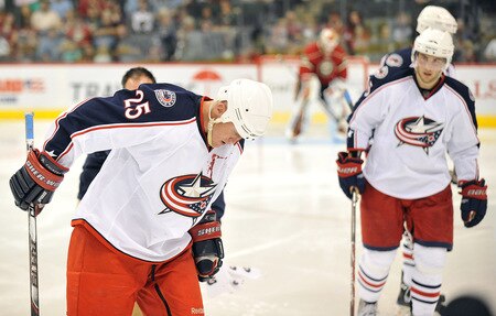 ST. PAUL, MN - SEPTEMBER 18: Jason Chimera #25 of the Columbus Blue Jackets leaves the ice during the first period in a preseason game on September 18, 2009 at the Xcel Energy Center in St. Paul, Minnesota. Chimera was later injured in the second period. <br /><br /><span class="help">(Photo by Tom Dahlin/Getty Images)</span>