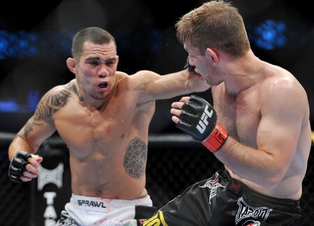DALLAS - SEPTEMBER 19:  UFC fighter Rafaello Oliveira (L) battles UFC fighter Nik Lentz (R) during their Lightweight bout at UFC 103: Franklin vs. Belfort at the American Airlines Center on September 19, 2009 in Dallas, Texas.  <br /><br /><span class="help">(Photo by Jon Kopaloff/Getty Images)</span>