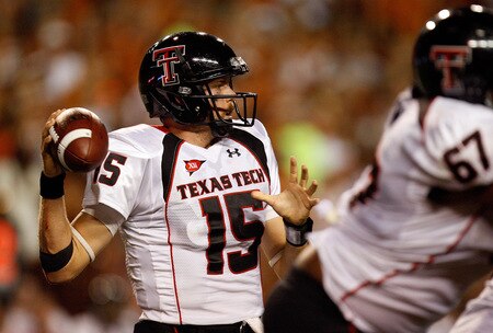 AUSTIN, TX - SEPTEMBER 19:  Quarterback Taylor Potts #15 of the Texas Tech Red Raiders drops back to pass against the Texas Longhorns at Darrell K Royal-Texas Memorial Stadium on September 19, 2009 in Austin, Texas.  <br /><br /><span class="help">(Photo by Ronald Martinez/Getty Images)</span>