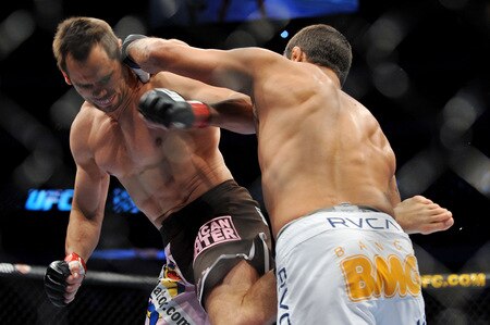 DALLAS - SEPTEMBER 19:  UFC fighter Vitor Belfort (R) battles UFC fighter Rich Franklin (L) during their Catch weight bout at UFC 103: Franklin vs. Belfort at the American Airlines Center on September 19, 2009 in Dallas, Texas.  <br /><br /><span class="help">(Photo by Jon Kopaloff/Getty Images)</span>