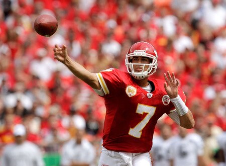 KANSAS CITY, MO - SEPTEMBER 20:  Quarterback Matt Cassel #7 of the Kansas City Chiefs passes during the game against the Oakland Raiders at Arrowhead Stadium on September 20, 2009 in Kansas City, Missouri.  <br /><br /><span class="help">(Photo by Jamie Squire/Getty Images)</span>