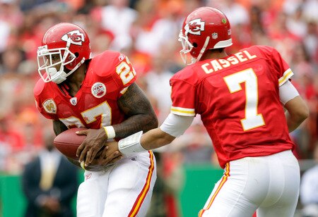 KANSAS CITY, MO - SEPTEMBER 20:  Quarterback Matt Cassell #7 of the Kansas City Chiefs hands off to running back Larry Johnson #27 during the game against the Oakland Raiders at Arrowhead Stadium on September 20, 2009 in Kansas City, Missouri.  <br /><br /><span class="help">(Photo by Jamie Squire/Getty Images)</span>