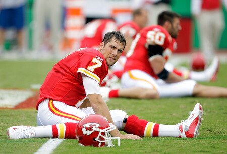 KANSAS CITY, MO - SEPTEMBER 20:  Quarterback Matt Cassel #7 of the Kansas City Chiefs stretches during warm-ups prior to the start of the game against the Oakland Raiders at Arrowhead Stadium on September 20, 2009 in Kansas City, Missouri.  <br /><br /><span class="help">(Photo by Jamie Squire/Getty Images)</span>