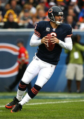 CHICAGO - SEPTEMBER 20: Jay Cutler #6 of the Chicago Bears drops back to look for a receiver against the Pittsburgh Steelers at Soldier Field on September 20, 2009 in Chicago, Illinois. The Bears defeated the Steelers 17-14. <br /><br /><span class="help">(Photo by Jonathan Daniel/Getty Images)</span>