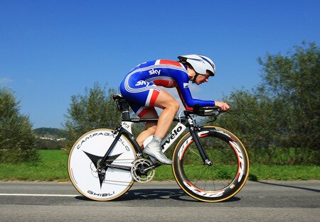 MENDRISIO, SWITZERLAND - SEPTEMBER 23:  Wendy Houvenaghel of Great Britain in action during the Elite Women's Time Trial at the 2009 UCI Road World Championships on September 23, 2009 in Mendrisio, Switzerland.  <br /><br /><span class="help">(Photo by Bryn Lennon/Getty Images)</span>