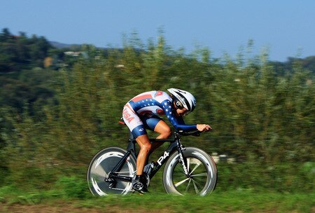 MENDRISIO, SWITZERLAND - SEPTEMBER 23:  Kristin Armstrong of the USA rides towards victory in the Elite Women's Time Trial at the 2009 UCI Road World Championships on September 23, 2009 in Mendrisio, Switzerland.  <br /><br /><span class="help">(Photo by Bryn Lennon/Getty Images)</span>