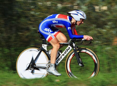 MENDRISIO, SWITZERLAND - SEPTEMBER 23:  Wendy Houvenaghel of Great Britain in action during the Elite Women's Time Trial at the 2009 UCI Road World Championships on September 23, 2009 in Mendrisio, Switzerland.  <br /><br /><span class="help">(Photo by Bryn Lennon/Getty Images)</span>