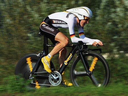 MENDRISIO, SWITZERLAND - SEPTEMBER 23: Judith Arndt of Germany in action on her way to 4th place during the Elite Women's Time Trial at the 2009 UCI Road World Championships on September 23, 2009 in Mendrisio, Switzerland.  <br /><br /><span class="help">(Photo by Bryn Lennon/Getty Images)</span>