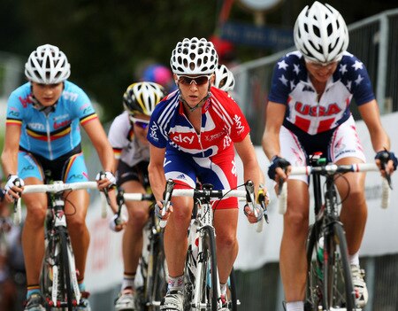 MENDRISIO, SWITZERLAND - SEPTEMBER 26:  Emma Pooley of Great Britain rides in the Elite Women's Road Race on September 26, 2009 in Mendrisio, Switzerland.  <br /><br /><span class="help">(Photo by Bryn Lennon/Getty Images)</span>