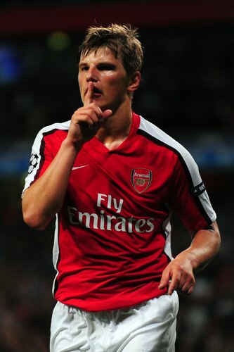 LONDON, ENGLAND - SEPTEMBER 29:  Andrey Arshavin of Arsenal celebrates scoring the second goal during the UEFA Champions League Group H match between Arsenal and Olympiakos at the Emirates Stadium on September 29, 2009 in London, England.  <br /><br /><span class="help">(Photo by Mike Hewitt/Getty Images)</span>