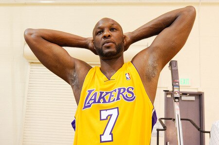 EL SEGUNDO, CA - SEPTEMBER 29:  Lamar Odom #7 of the Los Angeles Lakers takes a break during Lakers media day at the Lakers training facility on September 29, 2009 in El Segundo, California.  <br /><br /><span class="help">(Photo by Kevork Djansezian/Getty Images)</span>