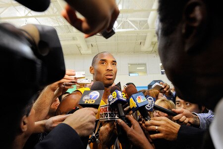 EL SEGUNDO, CA - SEPTEMBER 29:  Kobe Bryant #7 of the Los Angeles Lakers speaks to reporters during Lakers media day at the Lakers training facility on September 29, 2009 in El Segundo, California.  <br /><br /><span class="help">(Photo by Kevork Djansezian/Getty Images)</span>