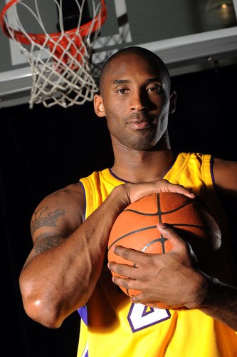 EL SEGUNDO, CA - SEPTEMBER 29:  Kobe Bryant #24 of the Los Angeles Lakers poses for a portrait during 2009 NBA Media Day on September 29, 2009 at Toyota Sports Center in El Segundo, California. <br /><br /><span class="help">(Photo by Noah Graham/NBAE via Getty Images)</span>